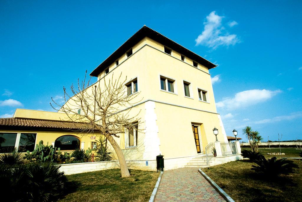 Igv Club Baia Samuele Hotel Sampieri Buitenkant foto