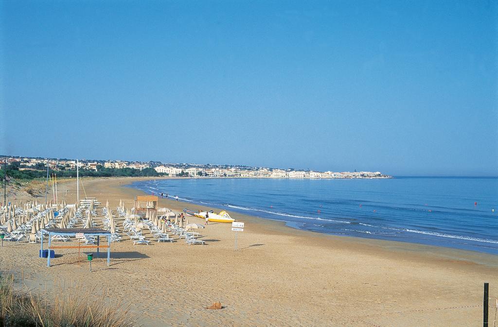 Igv Club Baia Samuele Hotel Sampieri Buitenkant foto