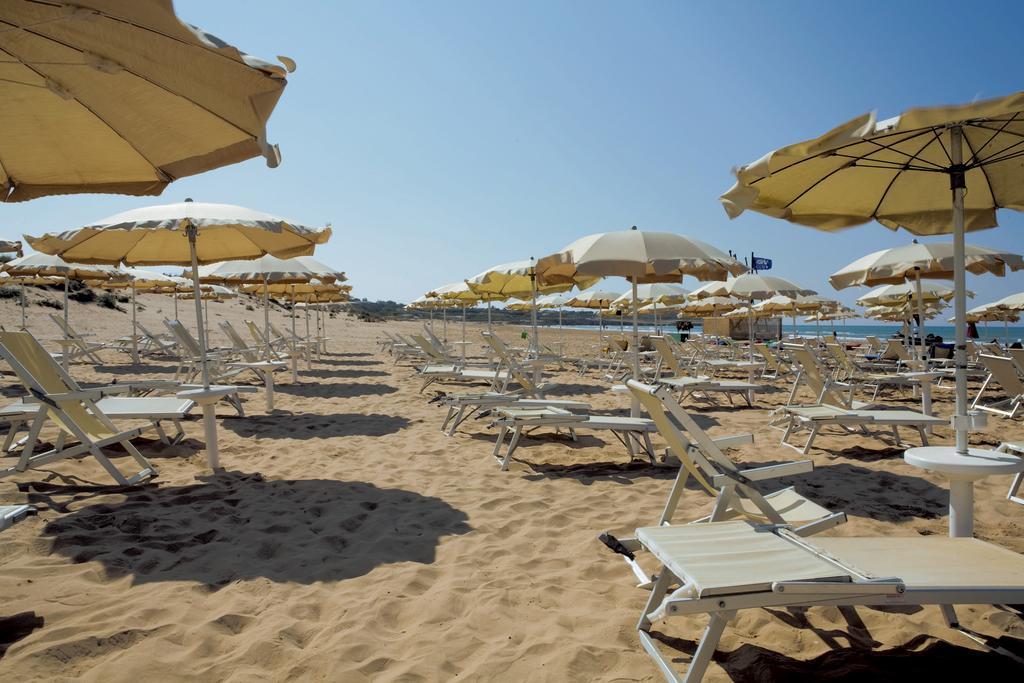 Igv Club Baia Samuele Hotel Sampieri Buitenkant foto