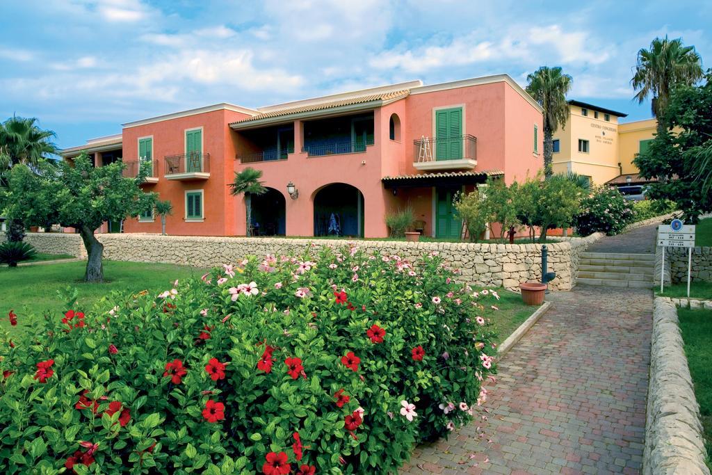 Igv Club Baia Samuele Hotel Sampieri Buitenkant foto