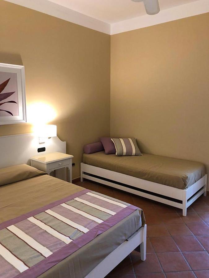 Igv Club Baia Samuele Hotel Sampieri Buitenkant foto