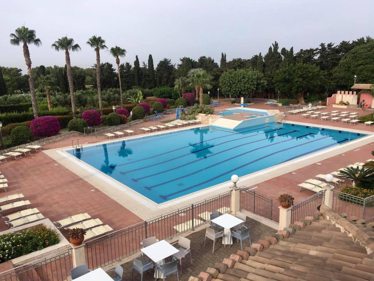 Igv Club Baia Samuele Hotel Sampieri Buitenkant foto
