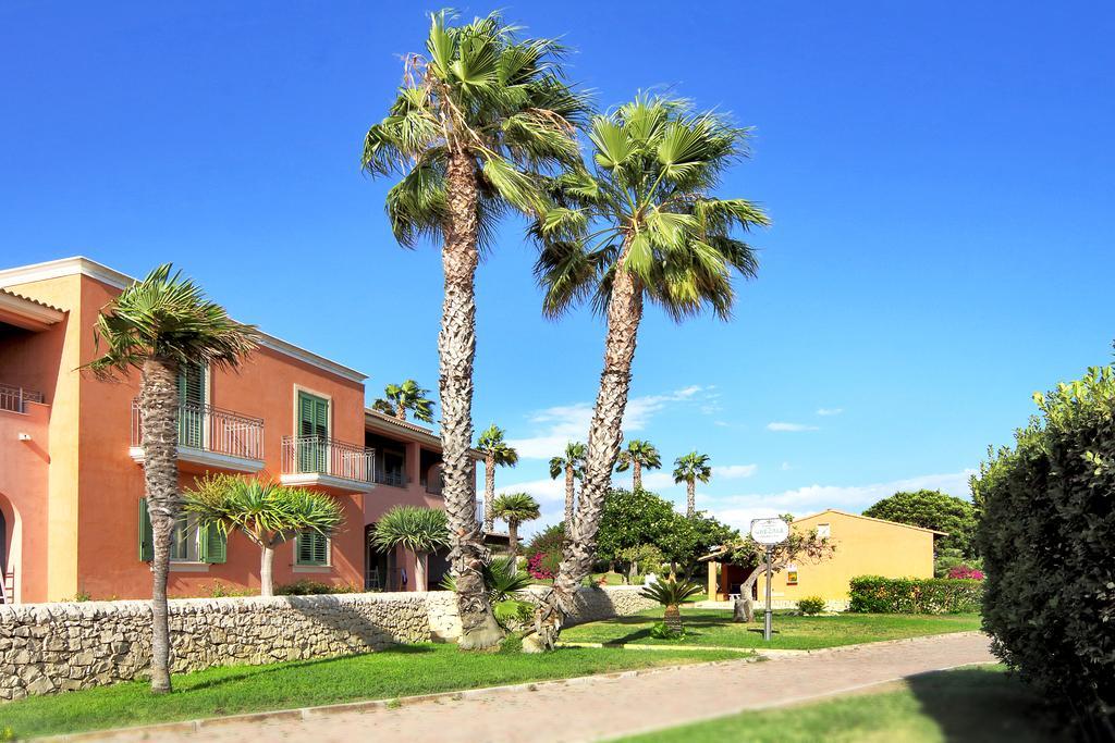 Igv Club Baia Samuele Hotel Sampieri Buitenkant foto