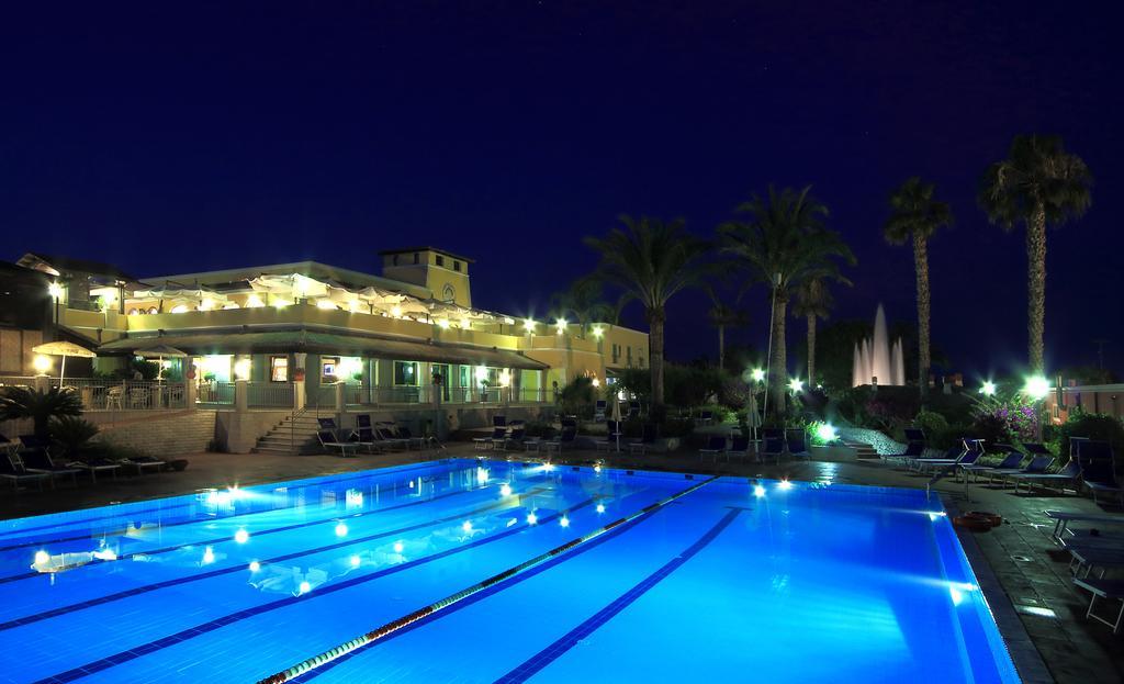 Igv Club Baia Samuele Hotel Sampieri Buitenkant foto